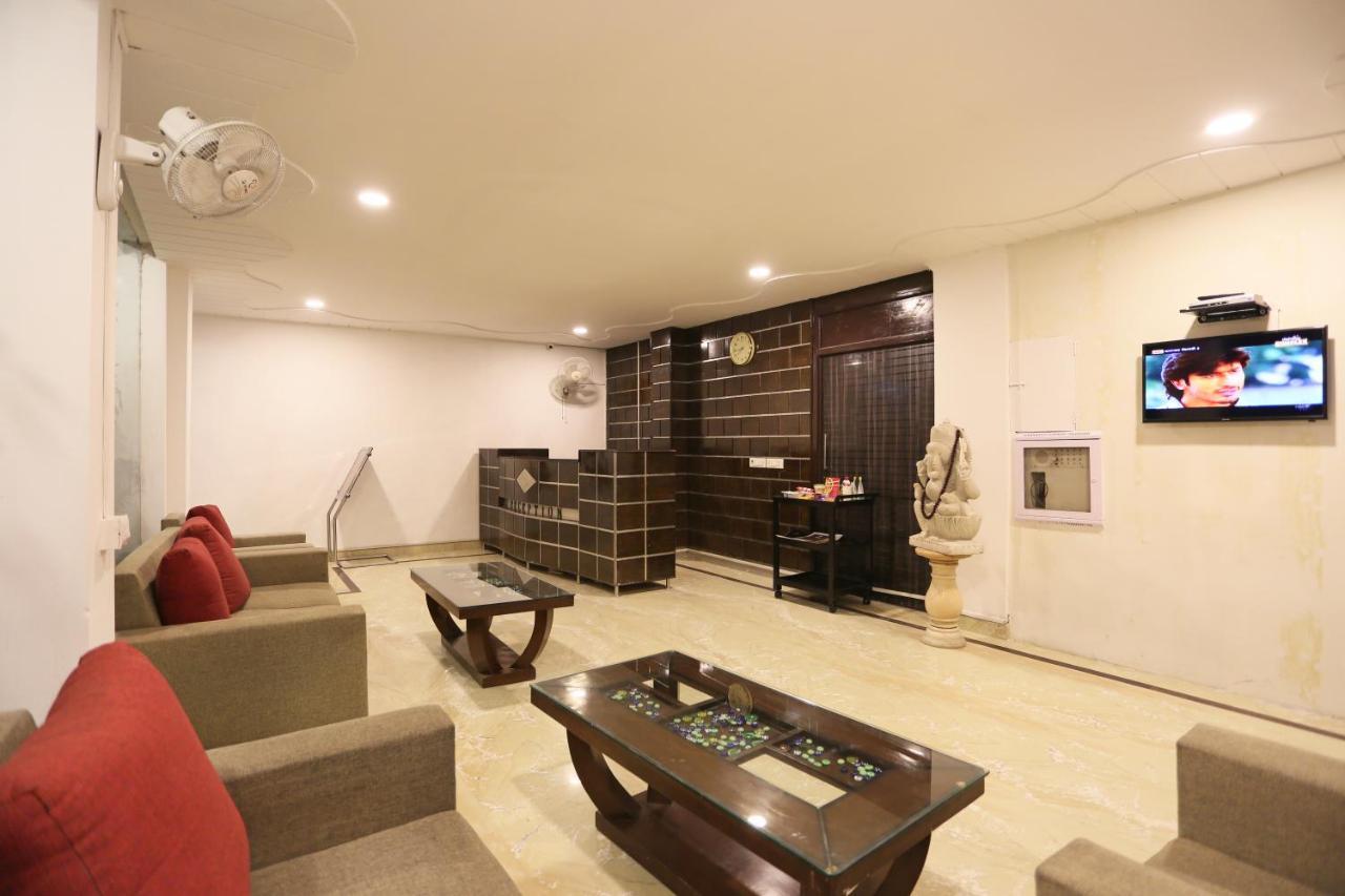 Hotel Oyo Marina New Delhi